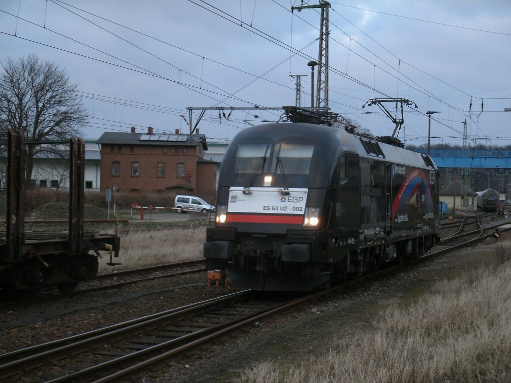 Der EGP Taurus ES64U2-002,am 21.Mrz 2012,unterwegs in Bergen/Rgen.