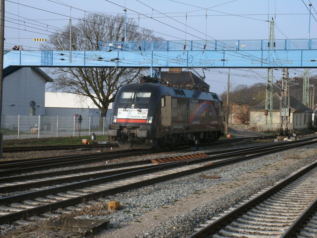 Der EGP Taurus ES64U2-002,am 28.M�rz 2012,solo unterwegs in Bergen/R�gen.