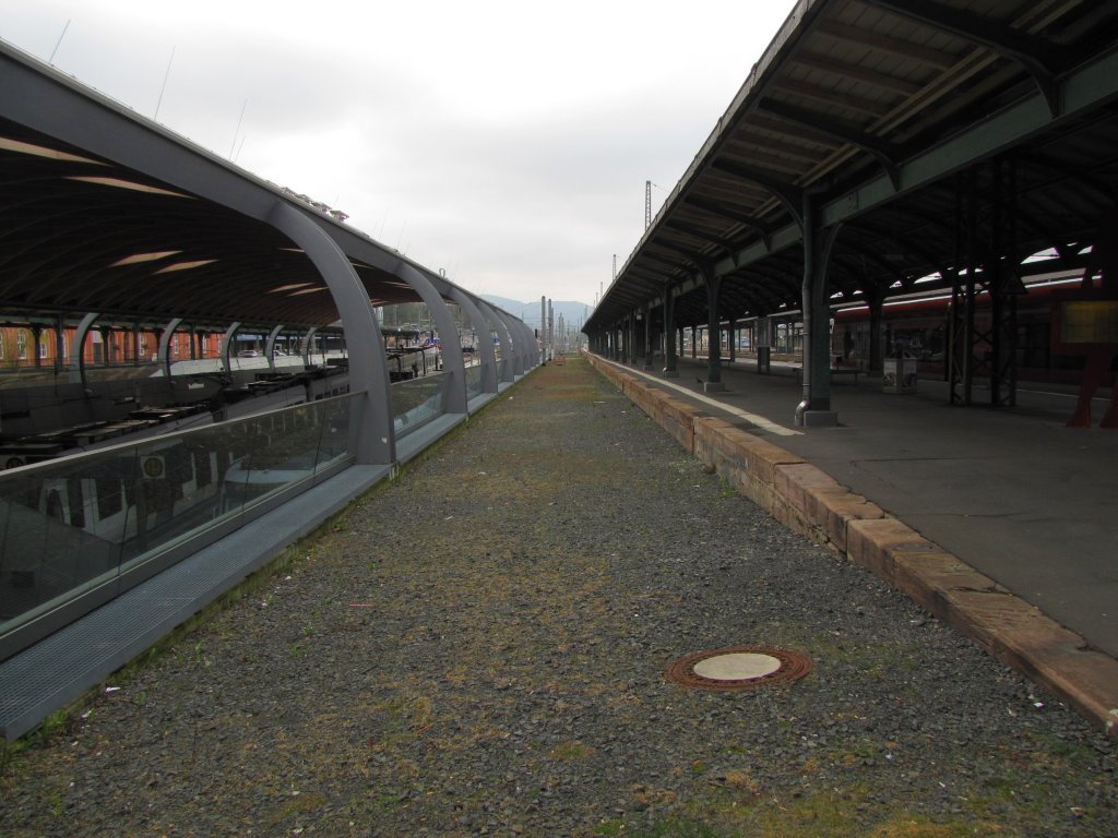 Der ehemalige Bahnsteig 6 in Kassel Hbf; 04.04.2012