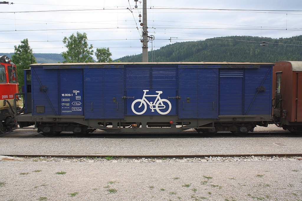Der ehemalige BB, nunmehrige NVOG GGm/s 16 809, eingereiht im R6809  Gemeindealpe  am 25.August 2012 im Bf. Mariazell.