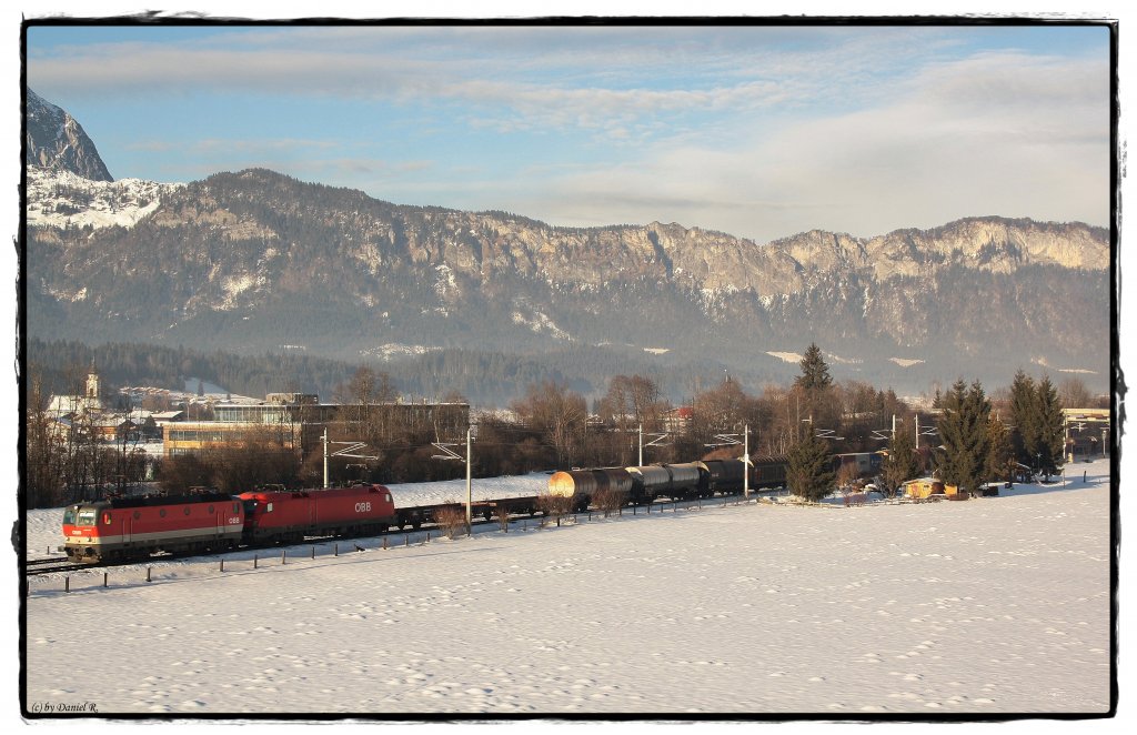 Der einzige Gterzug der an uns in Oberndorf vorbeizug, war der 54402, dieser wurde mit 1144 119 + 1116 261 gezogen wurden. Danke an Christian fr die Info und danke fr die rege Diskussion.(08.01.11)