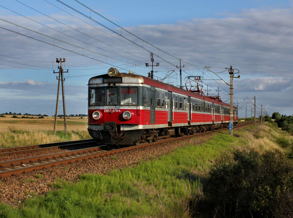 Der EN57 978 nach Rzepin am 21.07.2012 unterwegs bei Radw.