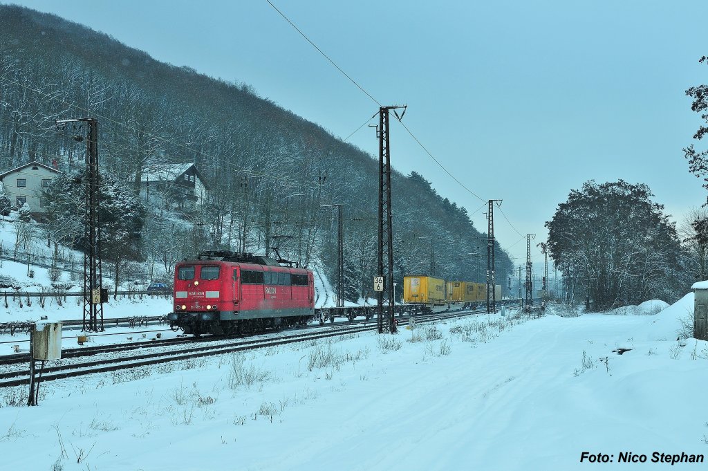 Der erste Gterzug vor meiner Linse durfte 151 145-0 mit TEC 40674 Arad - Genk Euroterminal sein,Gemnden/Main (Fotourlaub Gemnden 01.02.10)