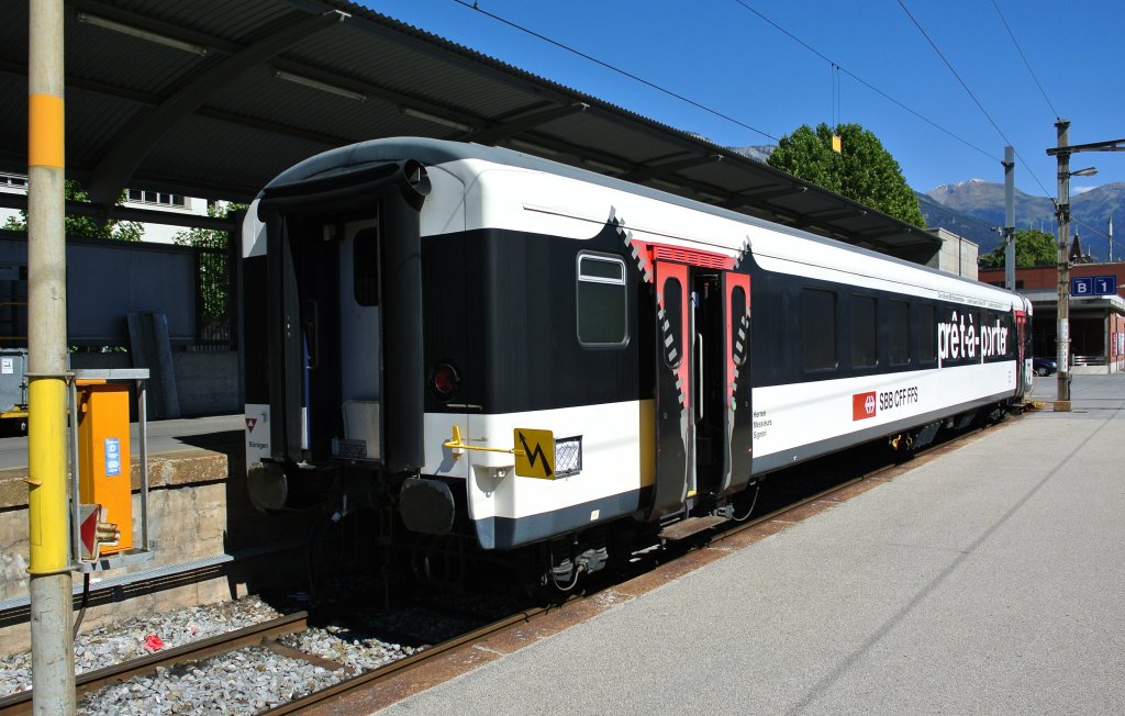Der EWII X (ex. AB NPZ) dient heute als SBB Schneideratelier. Im Bild ist der X 60 85 99-33 936-3 abgestellt biem Bahnhof Sierre/Siders, 14.09.2012.