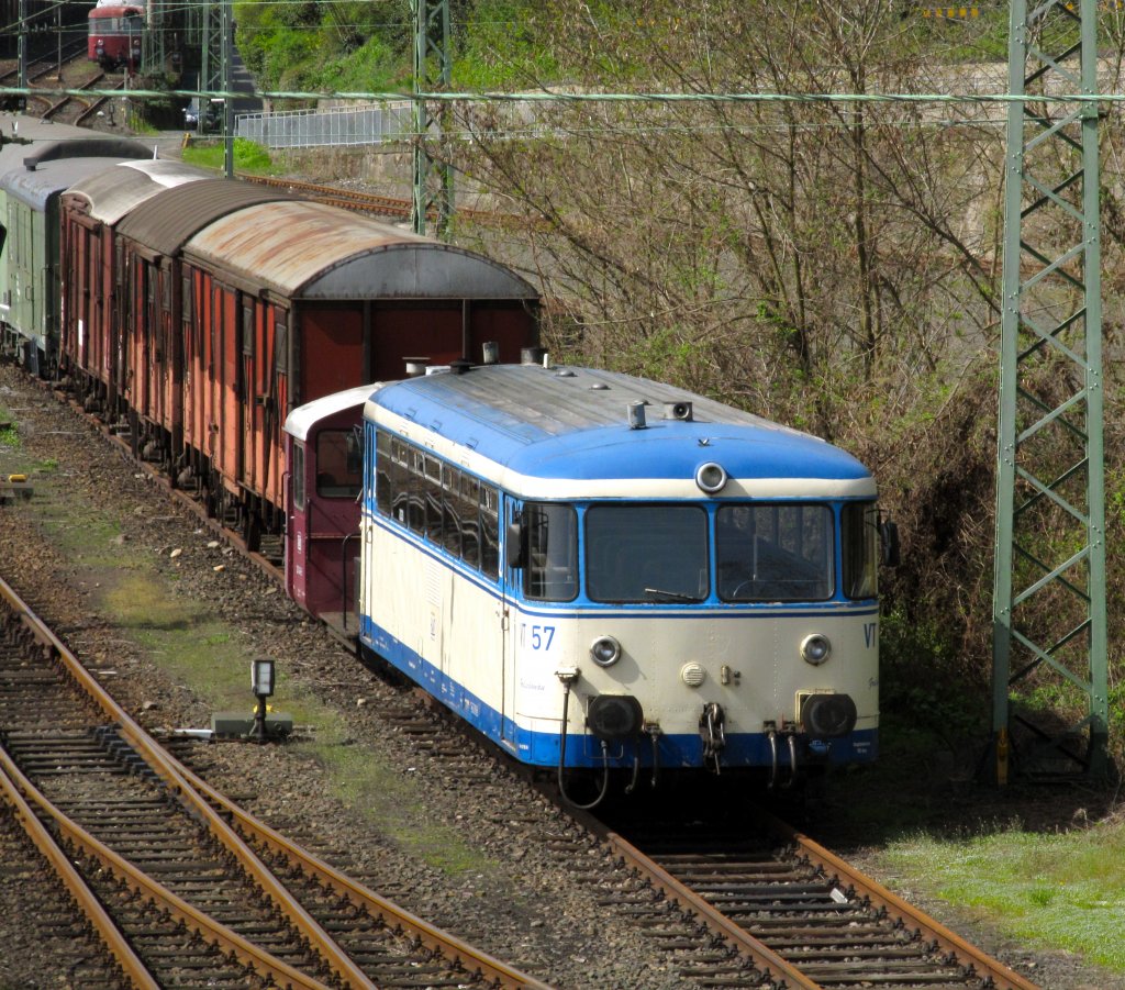 Der ex Hochwaldbahn Triebwagen VT57 am 10.4.2011 in Linz.