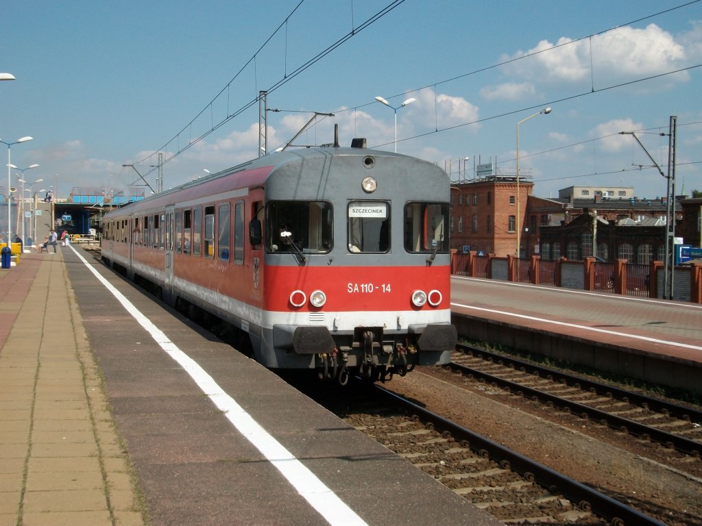 Der frhre DB 624 630 verlie als SA 110-14,am 31.Juli 2010,Szczecin Glowny.