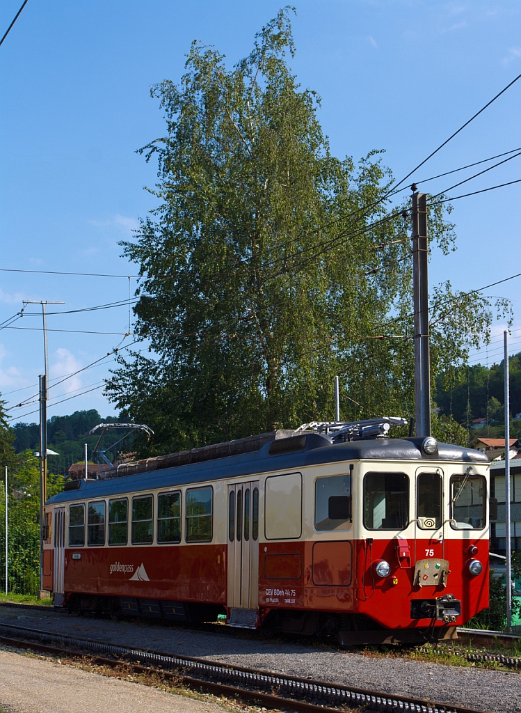 Der Gepcktriebwagen BDeh 2/4 Nr. 75 der MVR (Transports Montreux–Vevey–Riviera) ex CEV (Chemins de fer lectriques Veveysans) ist am 27.05.2012 in Blonay abgestellt.