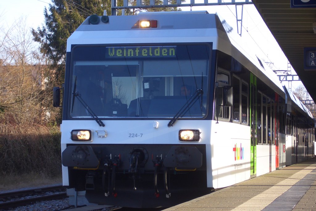 Der GTW 2/6 mit  Bauchsack  224-7 in Kreuzlingen am 26.12.09.