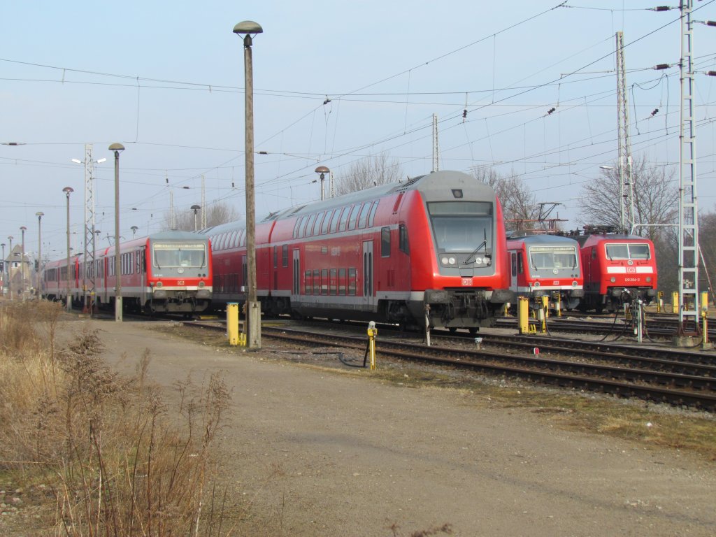 Der Gterbahnhof von Schwerin am 10.03.2011 mit verschiedenen Fahrzeugen.
