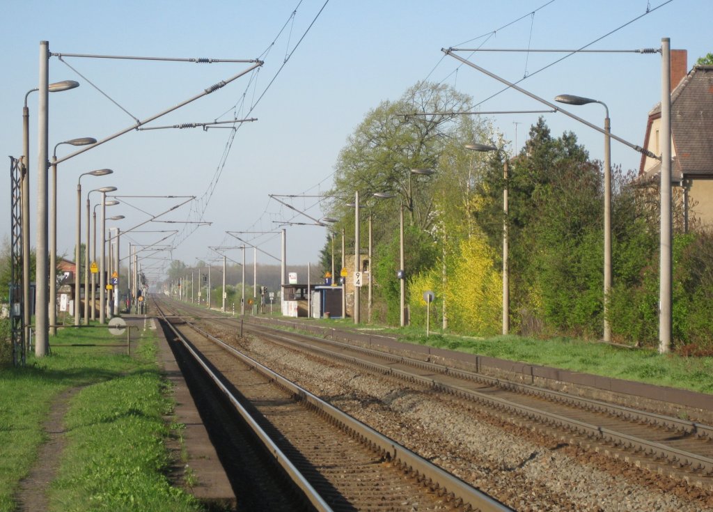 Der Haltepunkt Leipzig-Rckmarsdorf am Kilometer 9/4 der KBS 582 in Blickrichtung Grokorbetha.  