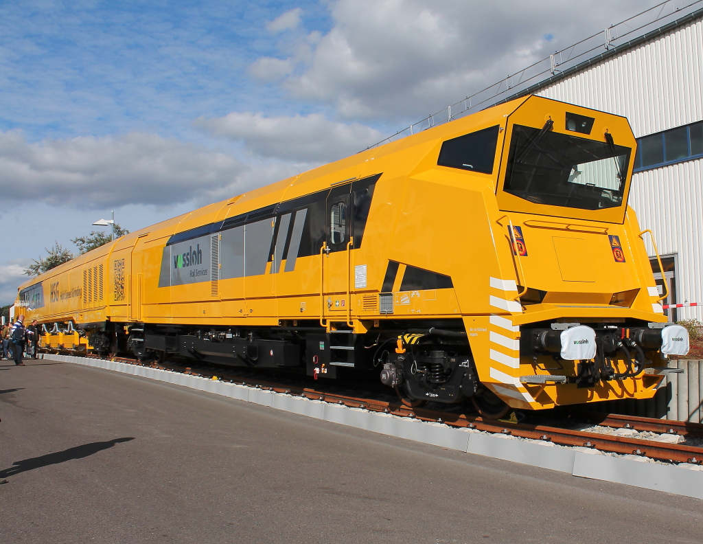 Der Hochgeschwindigkeitsschleifzug HSG 2 der Fa. Vossloh Rail Services GmbH auf der InnoTrans 2012 am 23.09.2012 in Berlin.