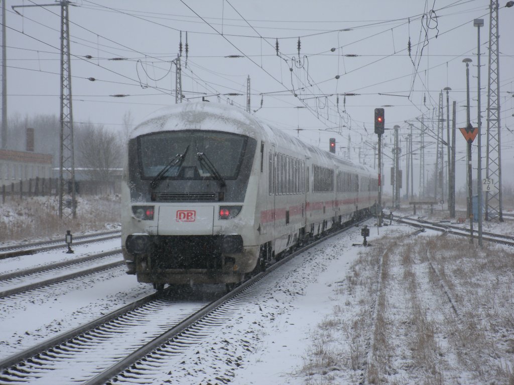 Der IC 2213 von Binz nach Stuttgart verlie,am 06.Februar 2013,Bergen/Rgen.