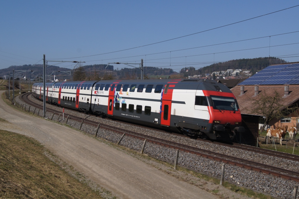 Der IC 719 befindet sich am 16.3.12 zwischen Eschlikon und Sirnach.