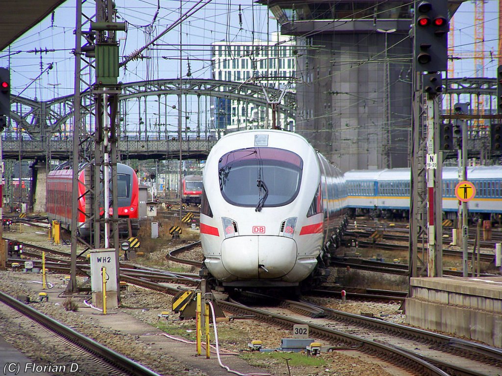 Der ICE 1208 in Richtung Berlin verlsst Mnchen Hbf auf seinem Weg nach Nrnberg. 29.03.2010