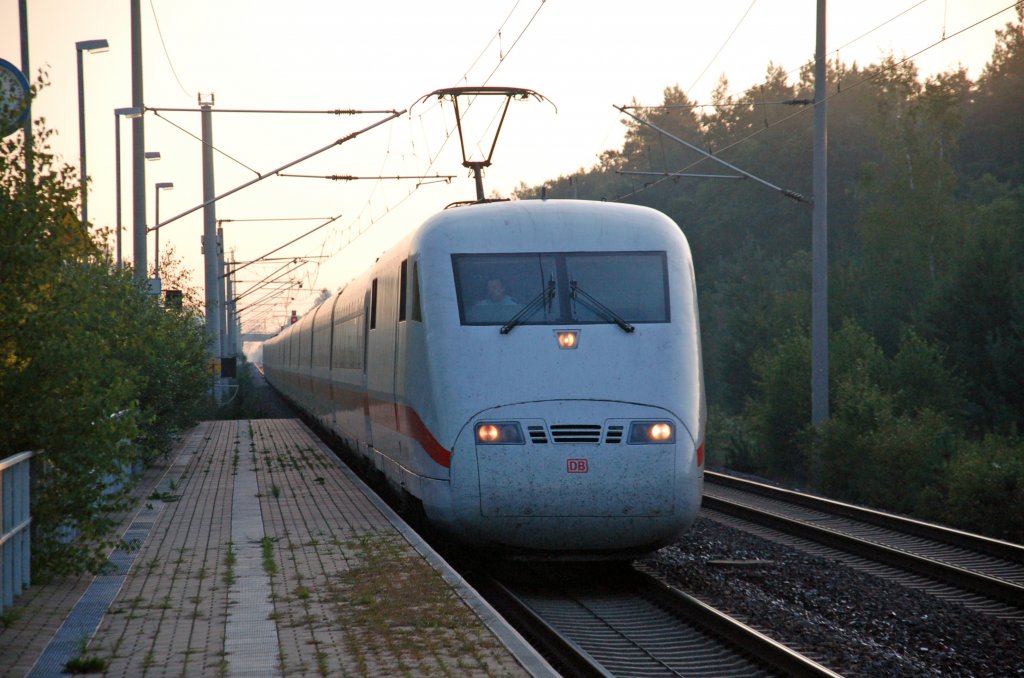 Der ICE 291 fhrt am 22.08.10 durch Burgkemnitz Richtung Leipzig. Sonntags wird der Zug planmig mit ICE 1 gefahren.