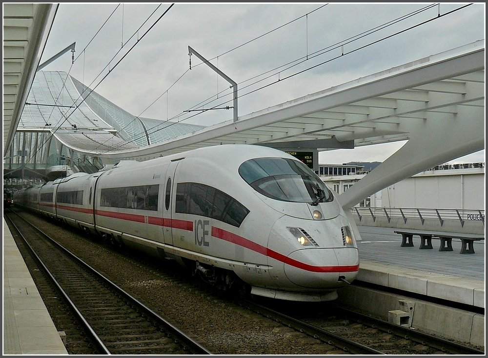 Der ICE 406 4607  Hannover  verlsst am 28.03.10 den Bahnhof Lige Guillemins in Richtung Frankfurt/Main. (Hans)