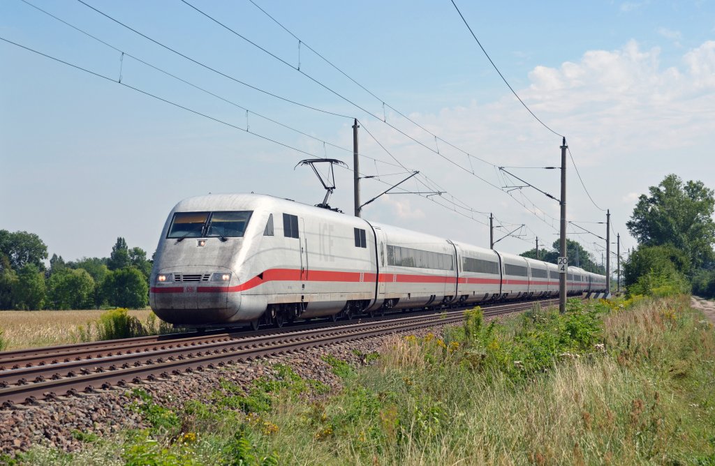 Der ICE 909 fuhr am 04.08.12 durch Kyhna Richtung Halle(S).