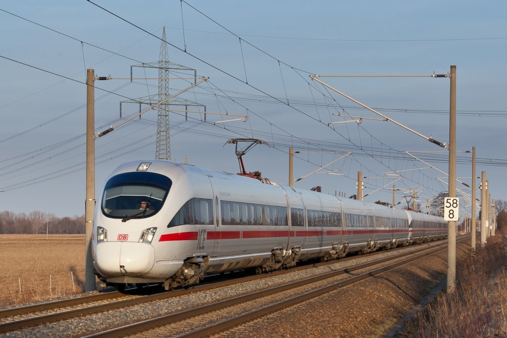 Der ICE-T 415 023 (Hansestadt Greifswald) rollt als ICE 1554 am 22.02.2012 in Richtung Leipzig. (bei Bornitz)