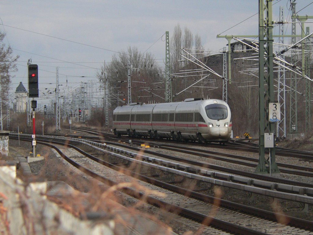 Der ICE-TD kurz hinter dem Betriebsbahnhof Rummelsburg. 7.3.2010