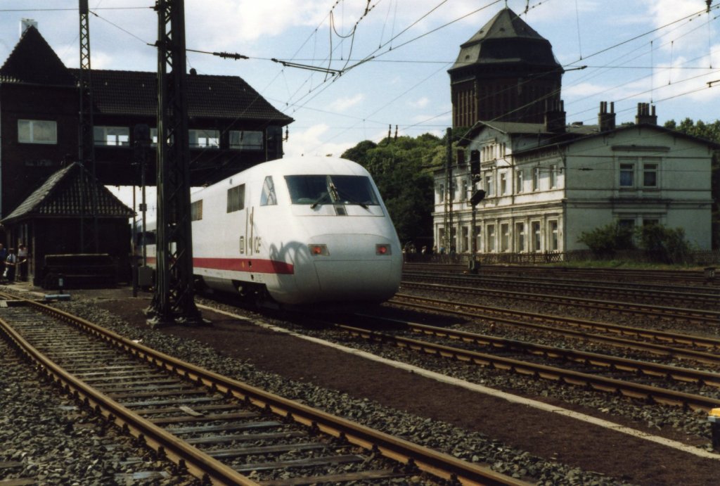 Der ICE-Vorl�ufer InterCityExperimental anl�sslich der Internationalen Verkehrsausstellung 1988 in Hamburg-Sternschanze