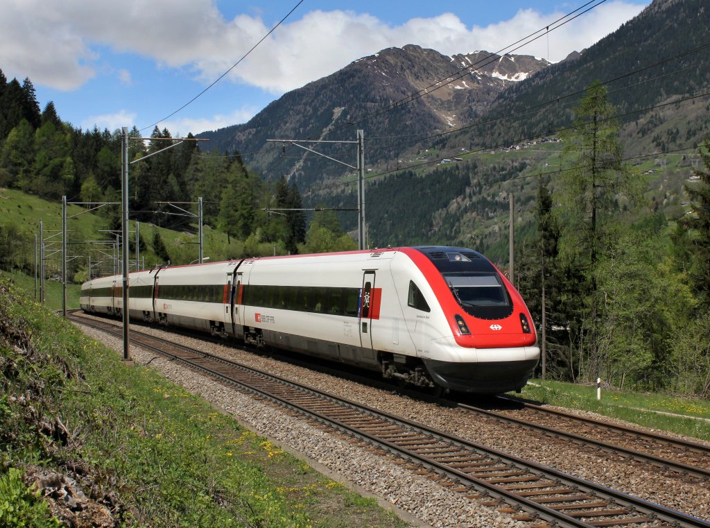 Der ICN 500 003 am 11.05.2013 unterwegs bei Fiesso.