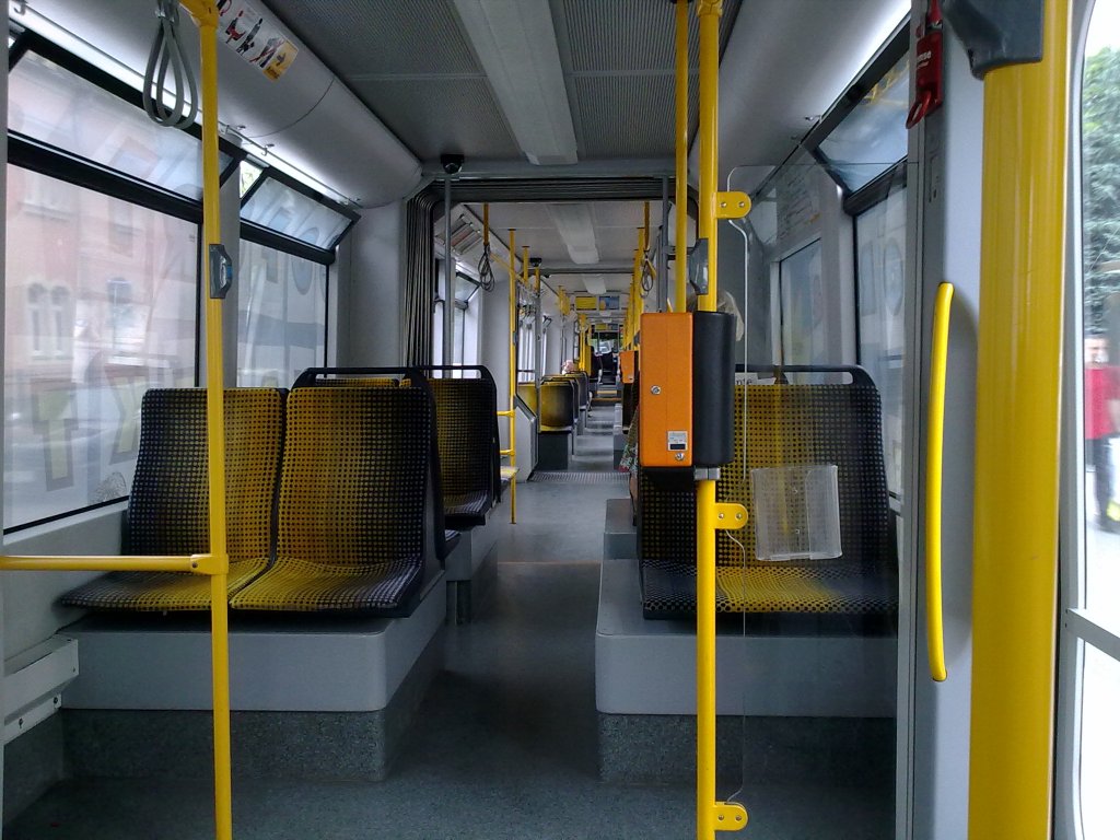 Der Innenraum eines NGT D12 DD!
Hier ist es die Linie 3 Richtung Wilder Mann.
Dresden 10.06.10