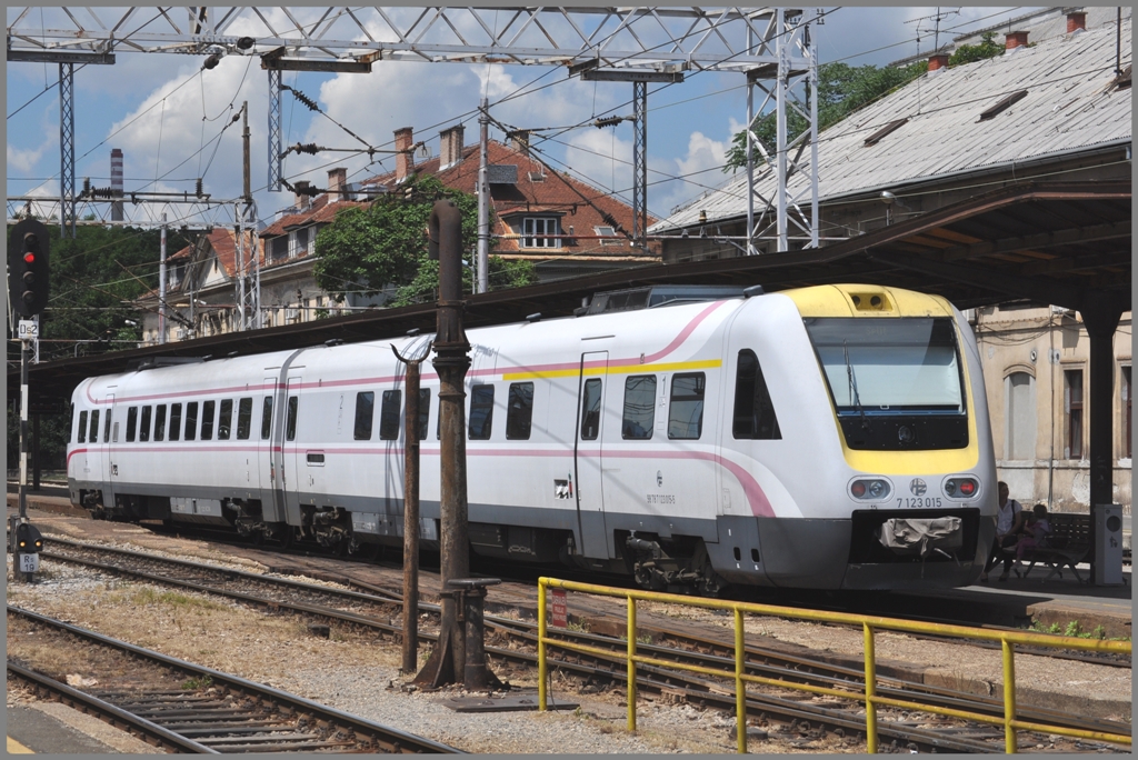 Der kroatische ICN 7123 015 in Zagreb Glavni Kolodvor. (02.07.2011)