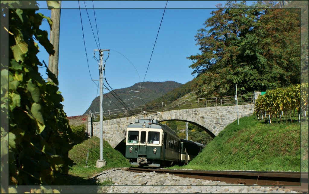 Der LEB  Ersatzzug  auf der ASD oberhalb von Aigle.
Herbest 2010