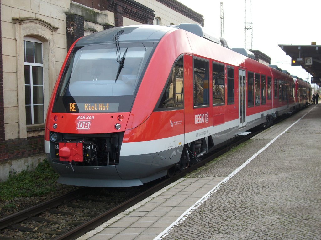 Der LINT 41 Triebwagen 648 349 stand am 28.November 2009 zur Rckfahrt nach Kiel Hbf in Bad Kleinen.