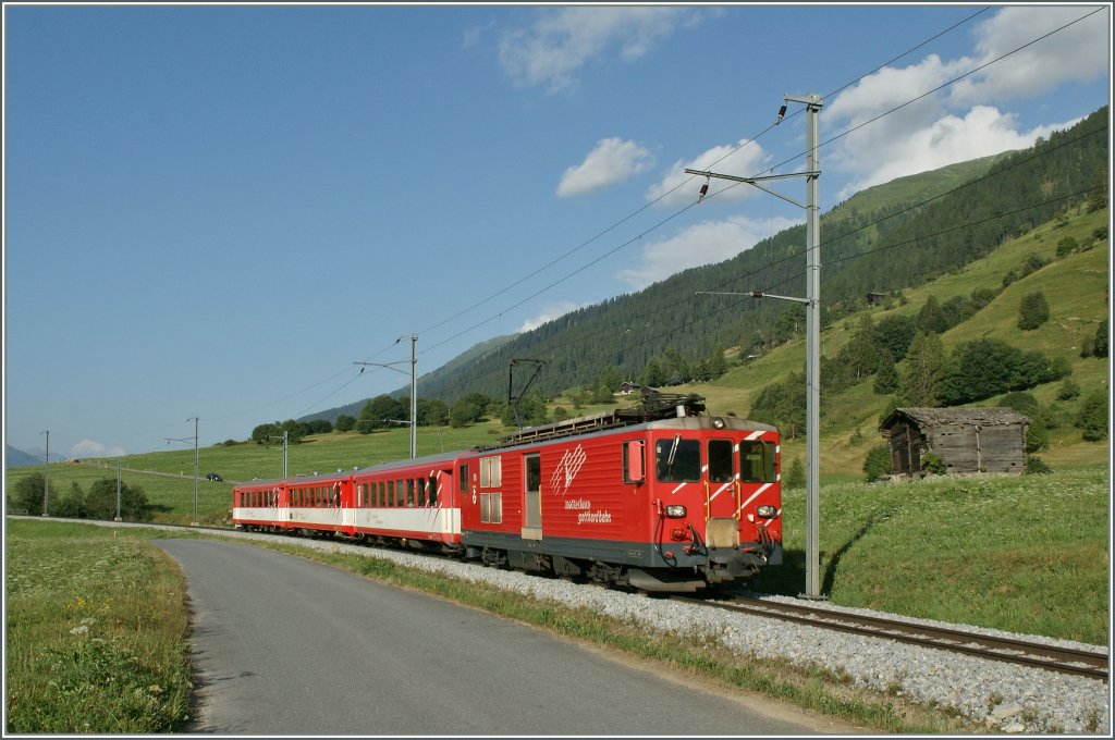 Der MGB Regionalzug 522 kurz vor Mnster (Goms).
5. August 2013