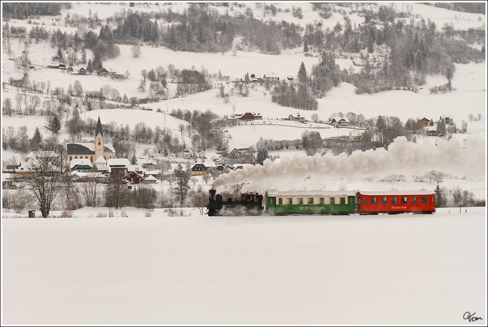 Der nchste Programmpunkt der “The Railway Touring Company” war am 7.2.2012 der  Winterdampf auf der Murtalbahn  - Bespannt mit der U 11  Mauterndorf  (Baujahr 1894) ging es von Murau nach Tamsweg. 
St. Georgen ob Murau  7.2.2012

