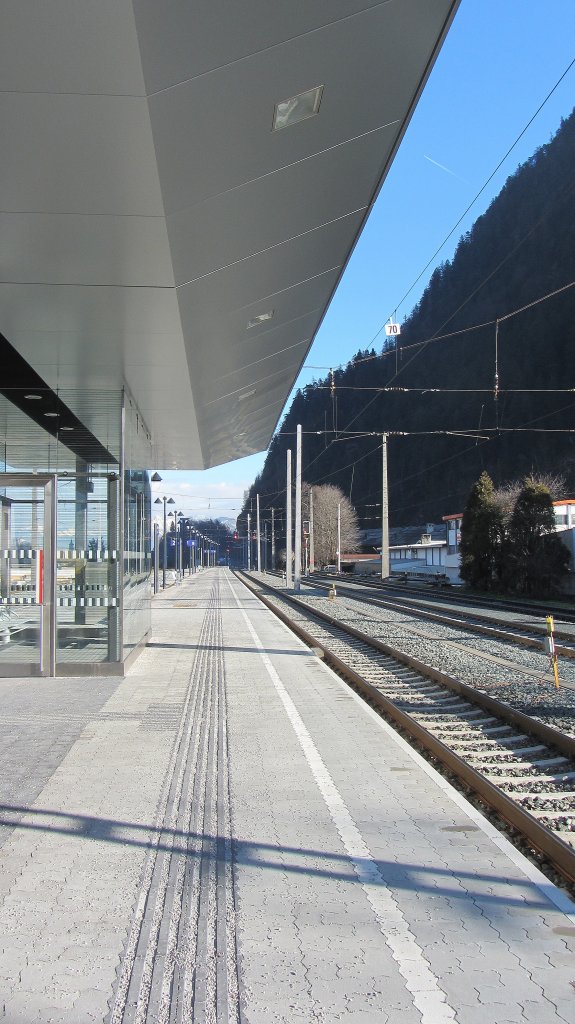 Der neue Bahnhof Brixlegg, top modern und kundenfreundlich ausgebaut.(30.12.2012)
