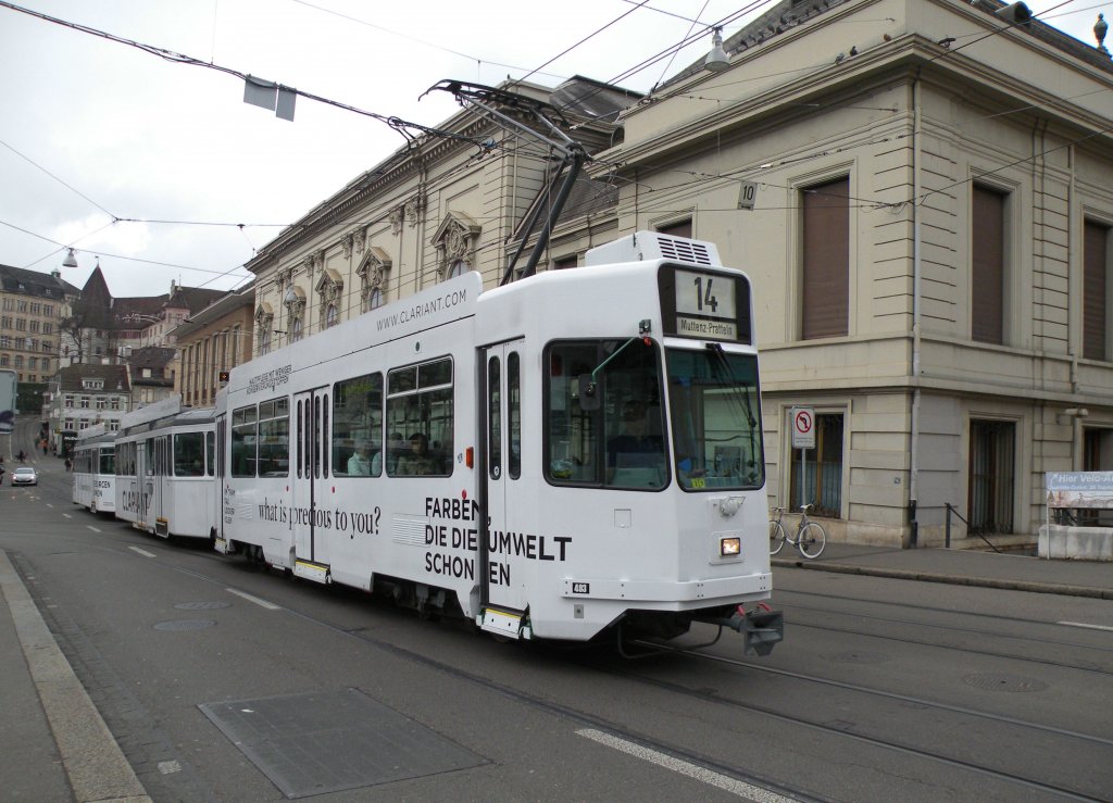 Der neue Clariant Werbezug mit dem Be 4/4 493, dem B 1501 S und dem B 1460 auf der Linie 14 in voller Fahrt Richtung Haltestelle Bankverein. Die Aufnahme stammt vom 21.03.2013.
