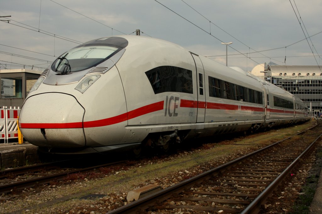 Der neue ICE war zwecks Testfahrten in Mnchen am Hbf zu sehen. Aufnahmedatum war der 11.05.2011.