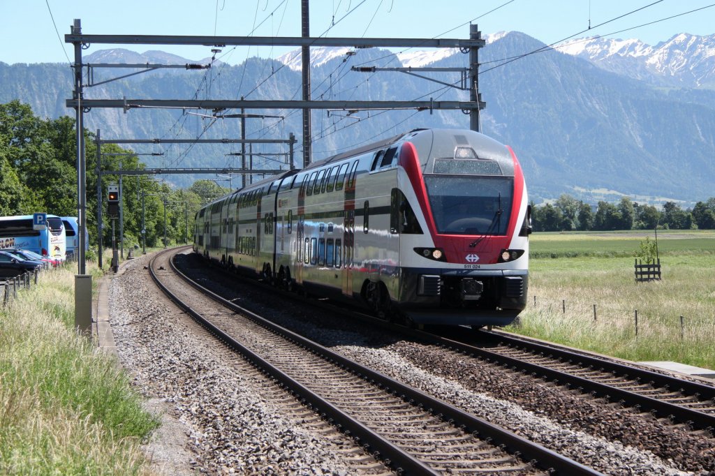 Der neue Rex,Rheintalexpress nach St.Gallen bei der Einfahrt in Maienfeld.13.06.13

