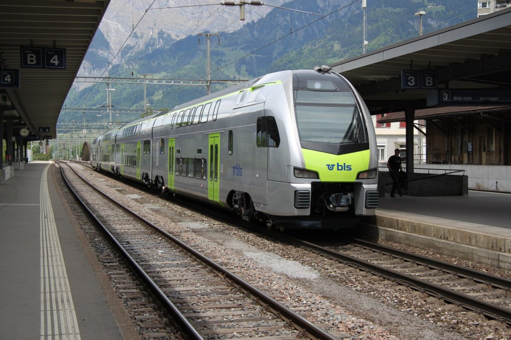 Der neue Stadler Dosto Triebzug der BLS AG RABe 515,bei Testfahrten in Landquart.22.05.12

