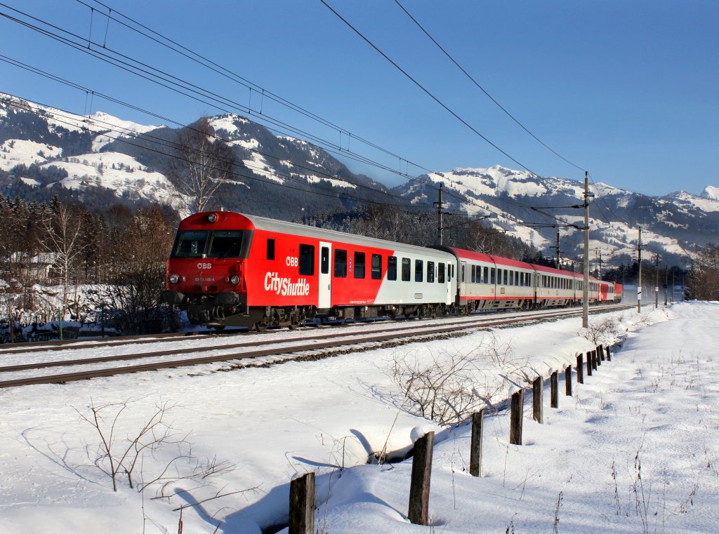 Der OIC 514 nach Innsbruck am 26.01.2013 unterwegs bei Kitzbhel Schwarzsee.
