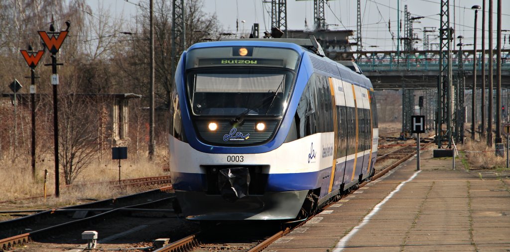 Der OLA VT 0003 bei der Einfahrt in Neubrandenburg am 26.03.2012.