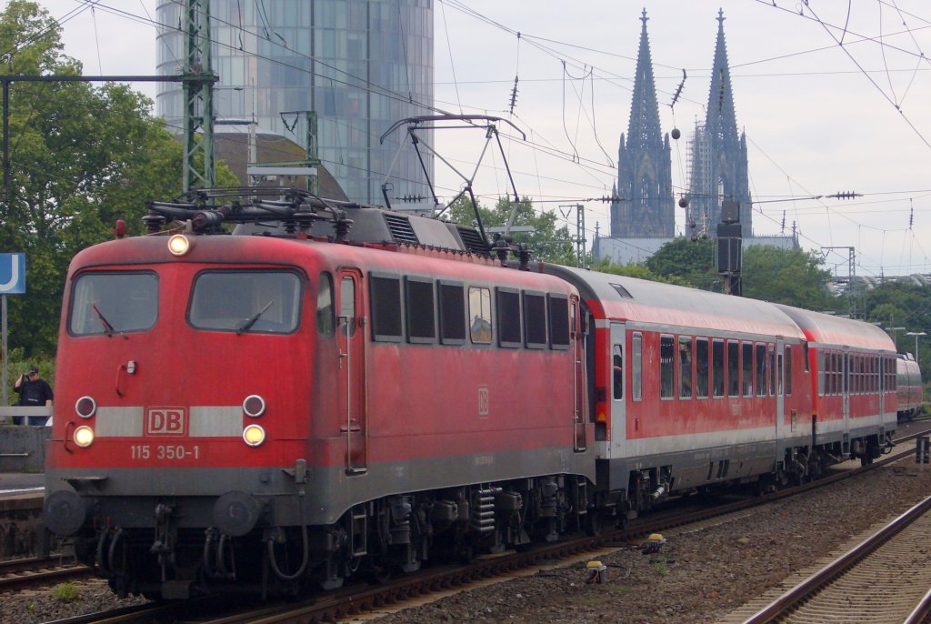 Der PbZ 1970 von Frankfurt am Main Hbf nach Dortmund Bbf kam am 04.08.2010 durch Kln Messe/Deutz. Es zog 115 350-1. 
