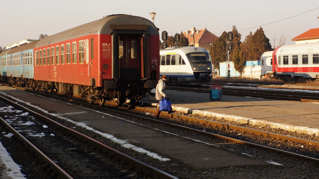 Der Personentunnel wird hier scheinbar nur von Touristen benutzt: Alltag im Bahnhof Sibiu
