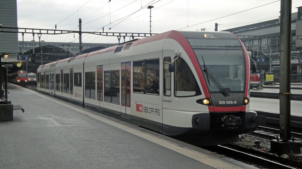 Der RABe 520 005-0  Eschenbach  steht am 28.05.10 in Luzern nach dem Zusatz S-Bahn Einsatz Luzern-Schachen LU.