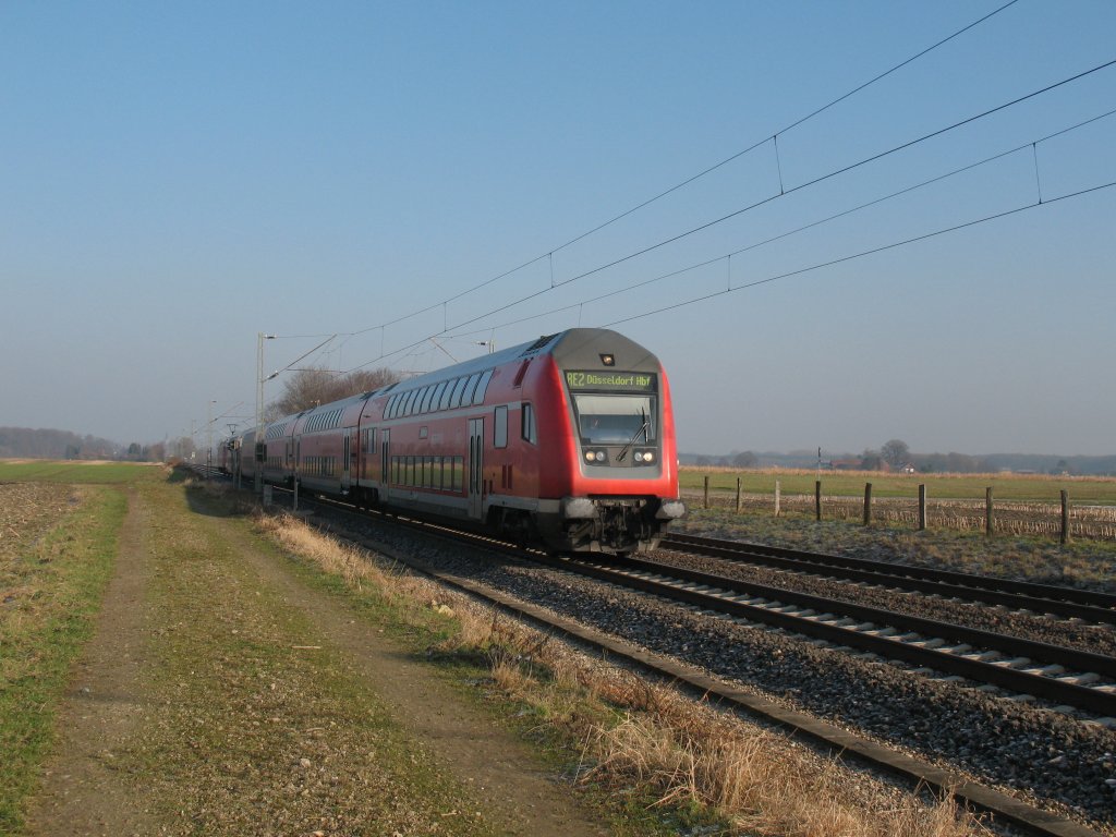 Der RE 2 von Mnster nach Dsseldorf zwischen Buldern und Dlmen. 29.01.2011