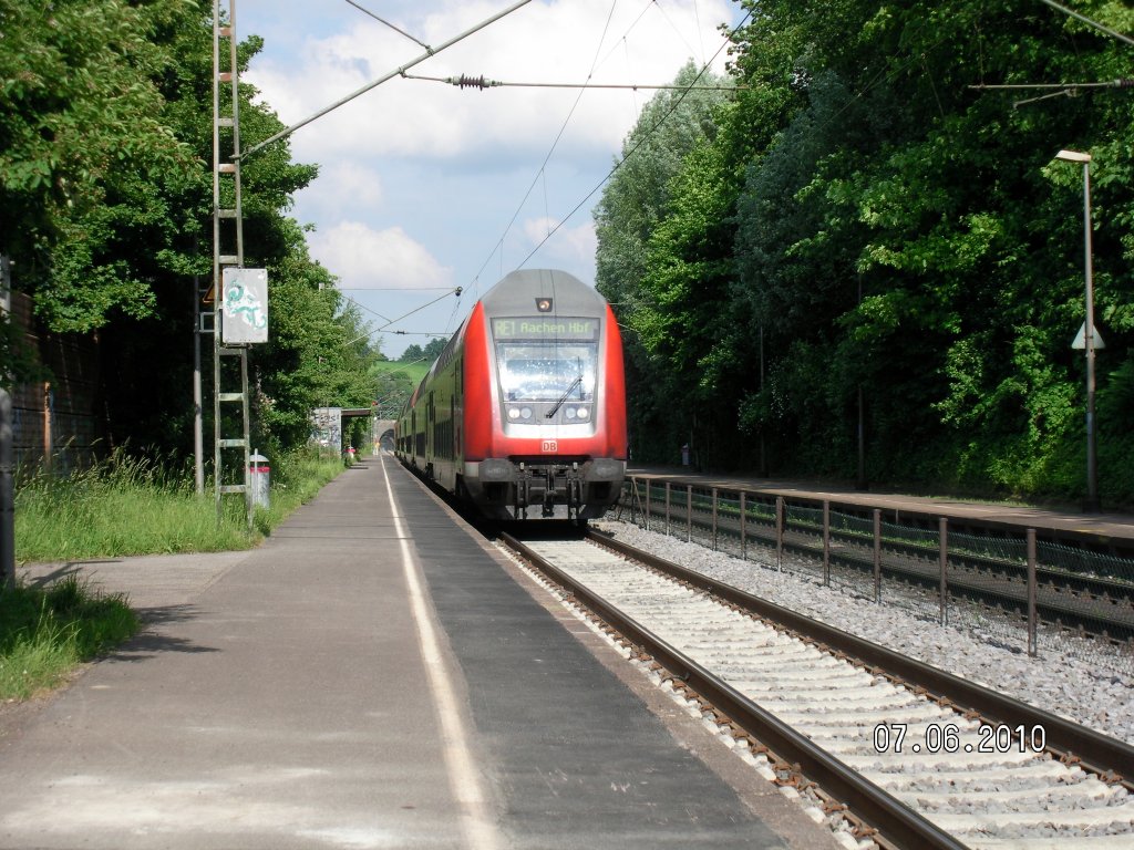 Der RE1 bei der Durchfahrung Eilendorf´s in Richtung Aachen