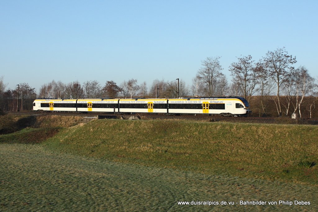 Der RE3 Ri. Hamm am 15. Dezember 2009 um 10:12 Uhr zwischen Duisburg und Oberhausen