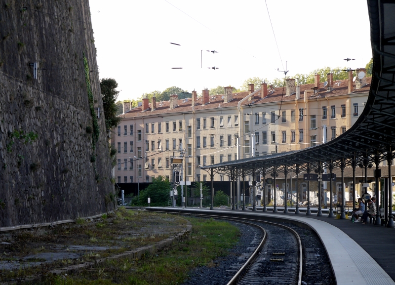 Der Regionalbahnhof Lyon-Saint Paul hat auch schon verkehrsreichere Zeiten erlebt...  6.9.2011