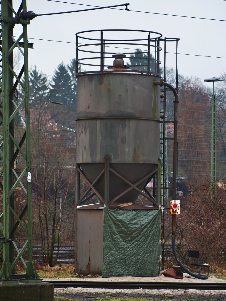 Der Sandsilo, in dem in Aachen West der Lokstreusand gebunkert wird am 24.01.2011. 