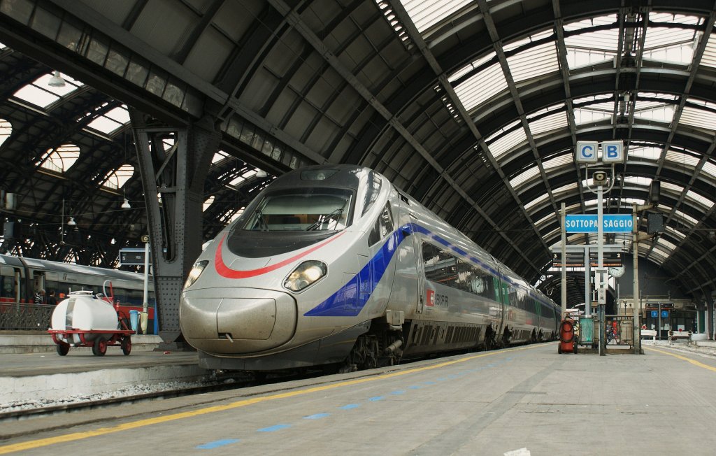 Der SBB ETR 610 aus Genve ist in Milano eingetroffen. 
8. Mai 2010