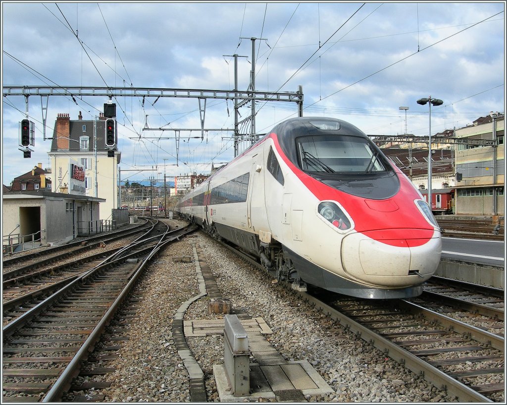 Der SBB ETR 610 verlsst am 7. Jan. 2011 als EC 32 von Milano kommend Lausanne Richtung Genve.
