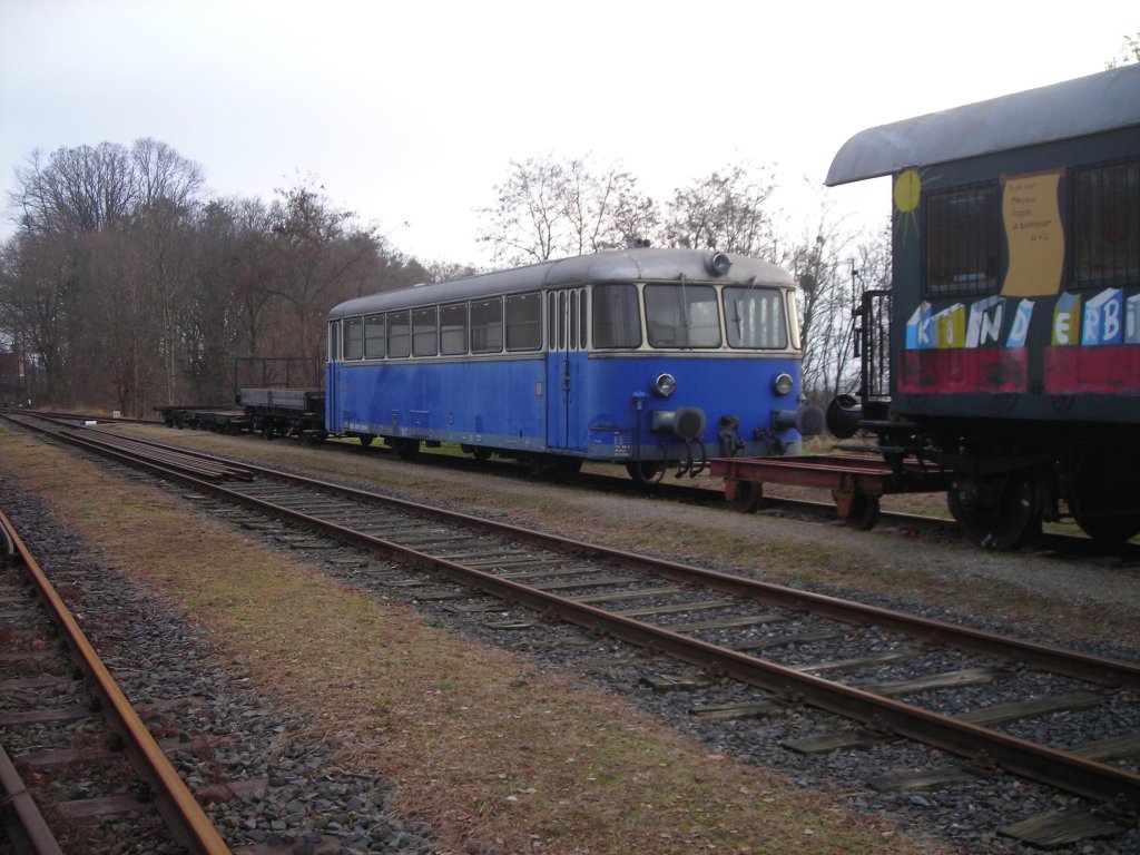 Der Schienenbusbeiwagen am 5.12.09 in Oberschtzen