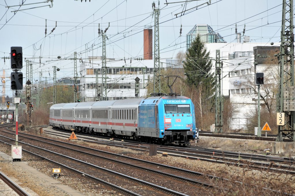 Der schlechteste Streich der DB: 101 016 am 03.04.10 mit EC 318 Graz-Frankfurt am Heimeranplatz